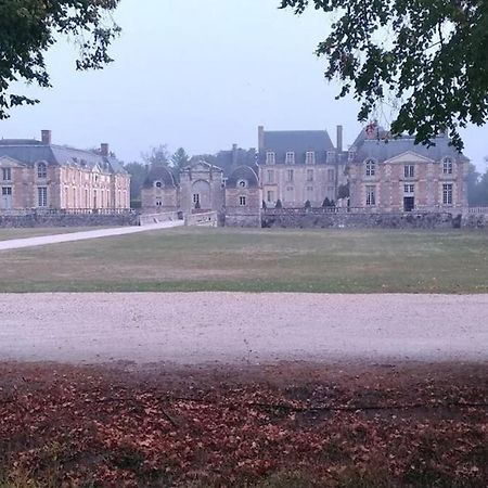 F2 Au Pied Du Chateau Et A 15Min De Center Parc La Ferté-Saint-Aubin Kültér fotó