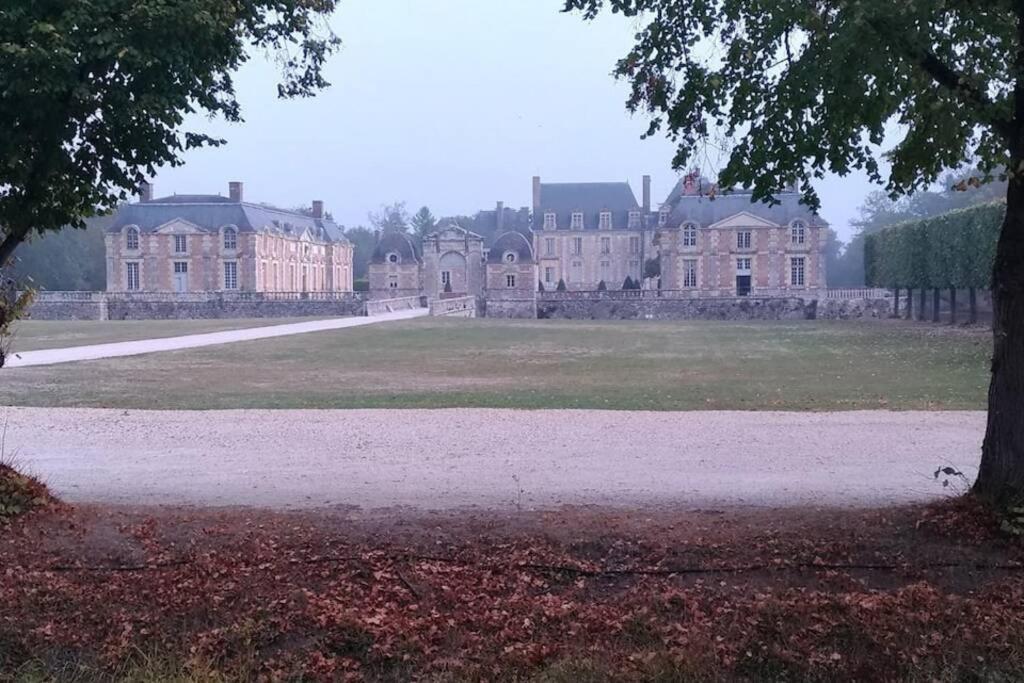 F2 Au Pied Du Chateau Et A 15Min De Center Parc La Ferté-Saint-Aubin Kültér fotó